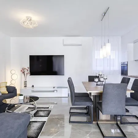 Luxury Mariva With Heated Pool *