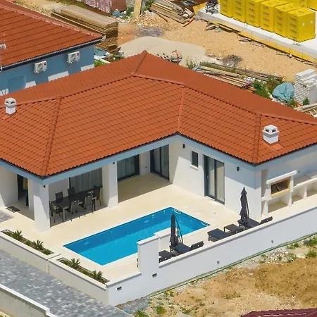 빌라 Luxury Mariva With Heated Pool