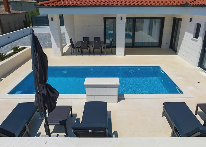 Luxury Mariva With Heated Pool