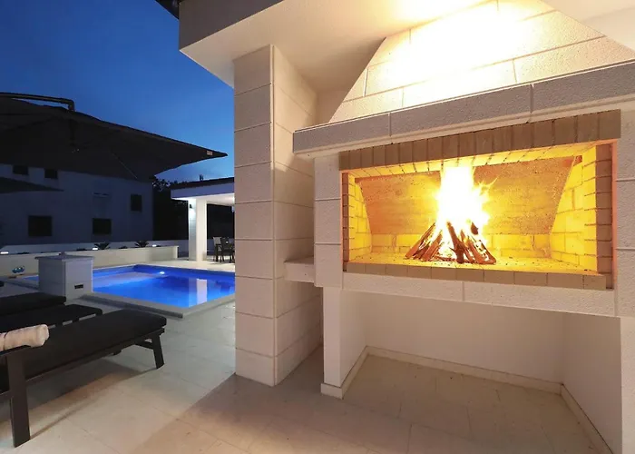 Luxury Mariva With Heated Pool 빌라 *