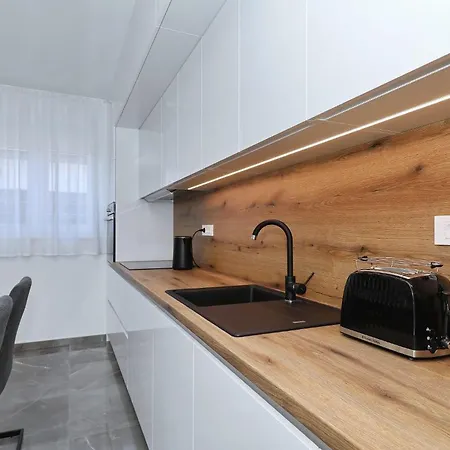 Luxury Mariva With Heated Pool Villa