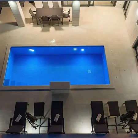 Luxury Mariva With Heated Pool Villa Vir