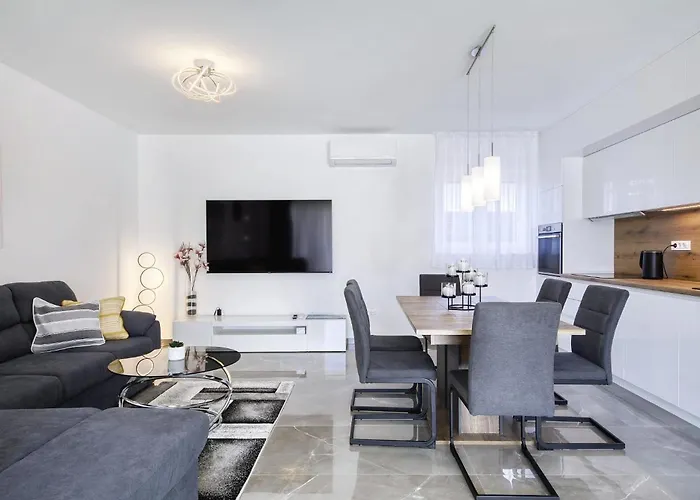 Luxury Mariva With Heated Pool *