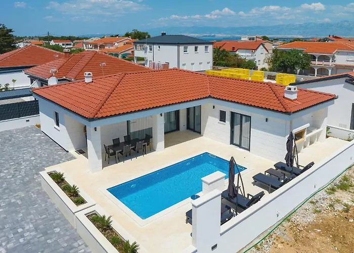 Luxury Mariva With Heated Pool Вилла Вир